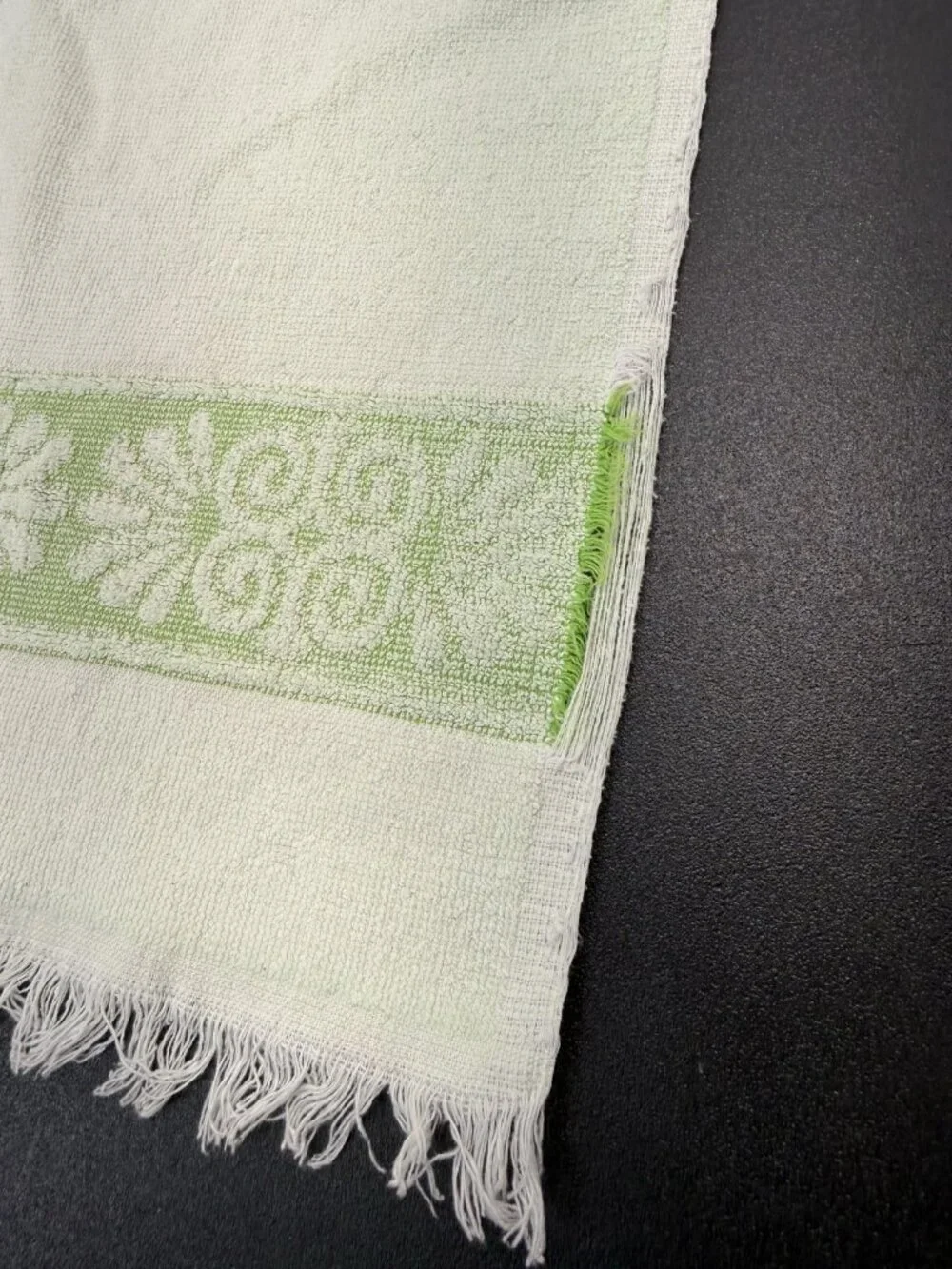 4 Vintage Cannon Monticello Light Green Hand Towels Santa Cruz Sculpted